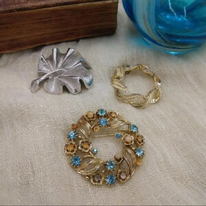 Leaves and wreathes pin brooches​